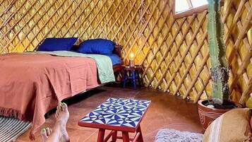 1 dormitorio, tabla de planchar con plancha, wifi y ropa de cama