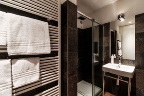 Apartment | Bathroom