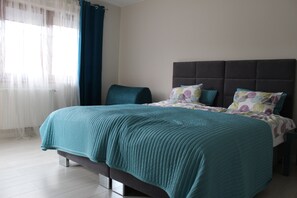 3 bedrooms, iron/ironing board, travel cot, WiFi