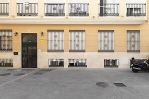 Exterior detail - Cozy Central Studio in Pasaje Olletas (Málaga)