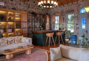 Reception - Qara Otel (Ayvalik)