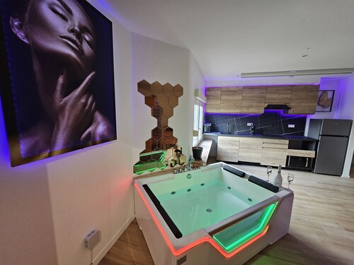 L'appart Spa, Jacuzzi & Sauna