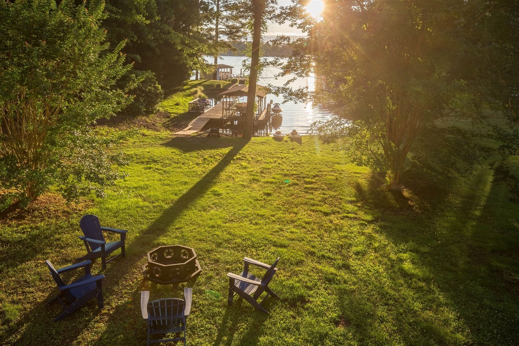 Cricket`s Cove at Lake Gaston