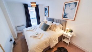 2 bedrooms, iron/ironing board, free WiFi, bed sheets - Lovely Flat in Kiln Close  by Golden Valley (Gloucester)