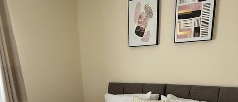 2 soverom, strykejern/-brett, wi-fi (inkludert) og sengetøy