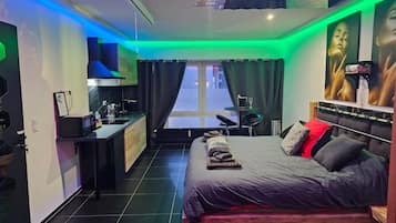 1 bedroom, free WiFi, bed sheets