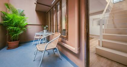 Sukhumvit entire house- 2 mins walk from skytrain