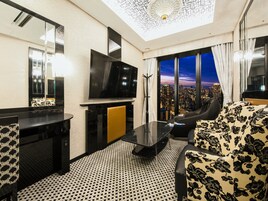 Suite Room 2beds | Down comforters, desk, laptop workspace, blackout drapes