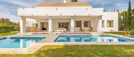 Villa, 6 chambres, piscine privée | Terrasse/Patio