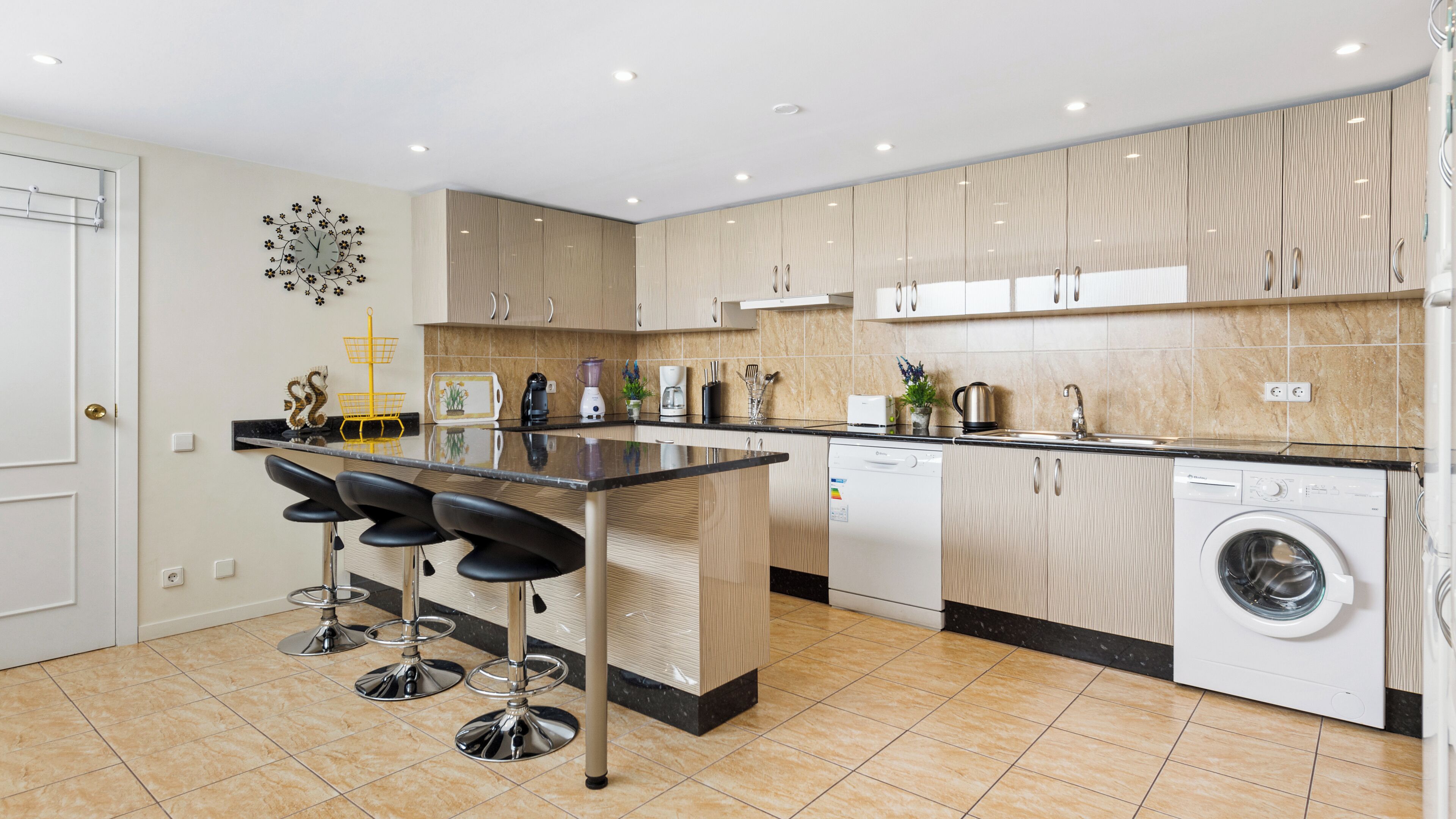 Vil·la, 5 dormitoris, piscina privada | Cuina privada | Frigorífic, microones, forn i placa de cuina 