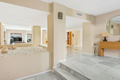 Villa, 4 habitaciones, alberca privada | Sala de estar