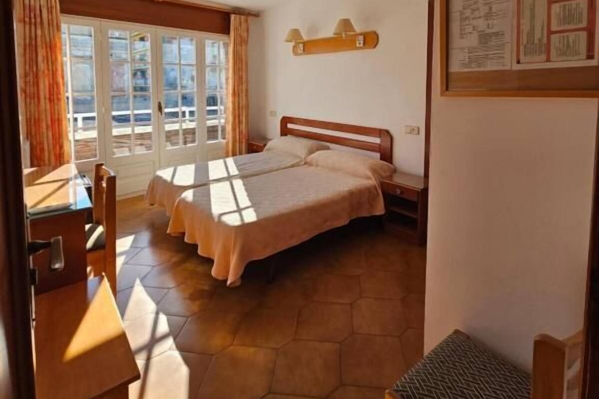 Habitación Deluxe con 1 cama doble o 2 individuales | Sistema de insonorización y wifi gratis