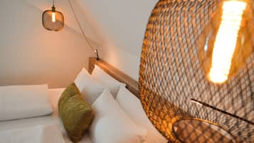 Double Room | Desk, iron/ironing board, free WiFi, bed sheets