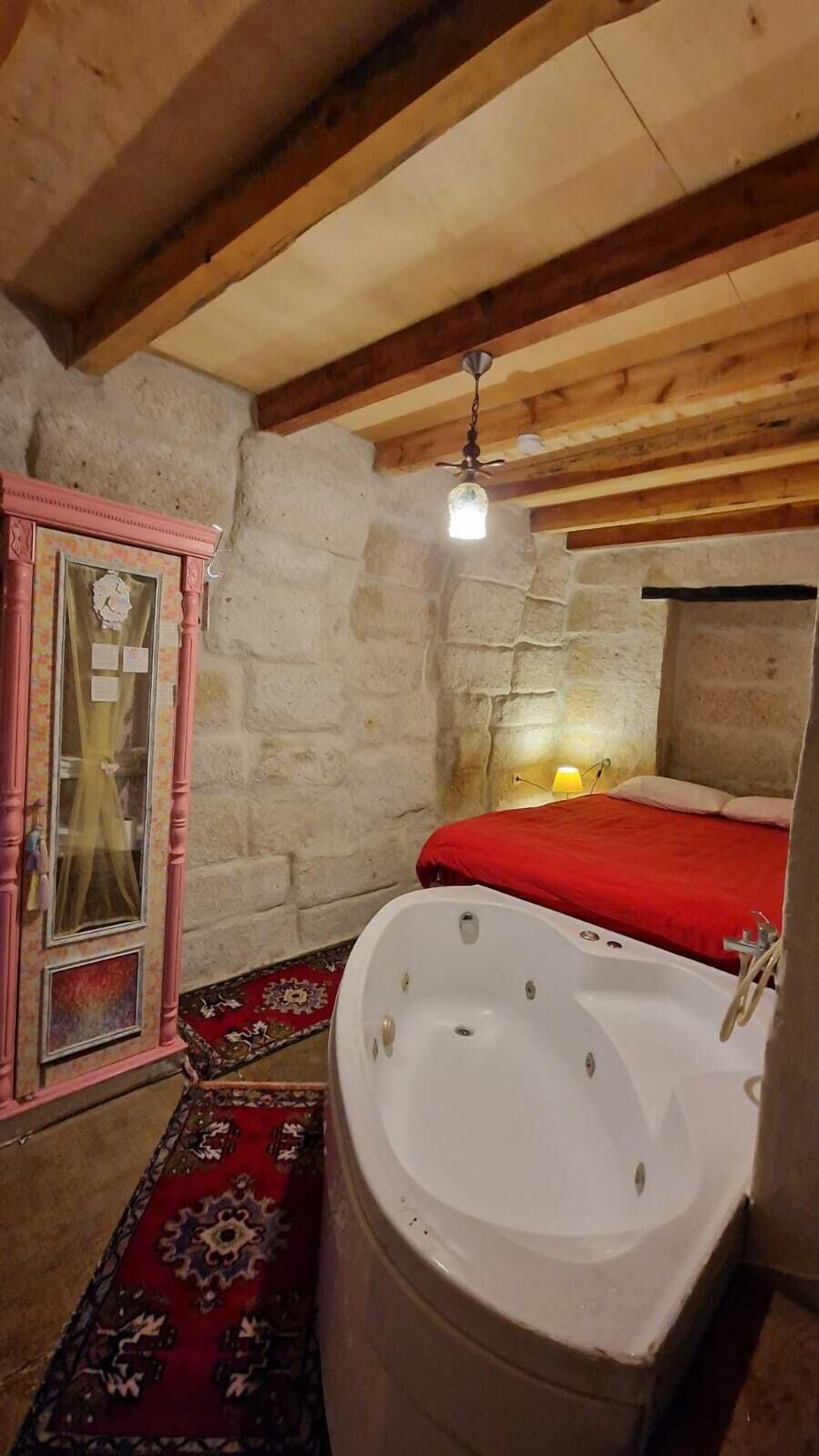 Suite estudio de lujo, 1 cama King size | Sábanas de algodón egipcio, ropa de cama de alta calidad y edredón 