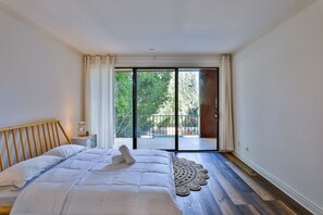 6 bedrooms, in-room safe, desk, iron/ironing board