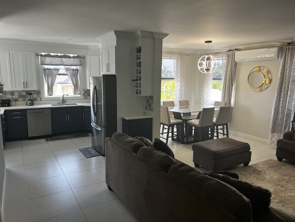 Unclassified image, 1 of 21, button