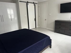 3 bedrooms, iron/ironing board, WiFi, bed sheets - Oceanview Apartment in Montego Bay (Reading)
