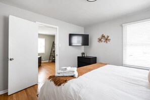 2 bedrooms, desk, iron/ironing board, travel cot - Pet-Friendly Bungalow | Grill + Fire Pit! (Indianapolis)