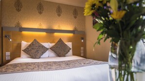 Standard Double Room | Iron/ironing board (on request), WiFi (free) - Bridge House Hotel (Birmingham)