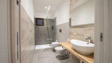 Superior Room | Bathroom