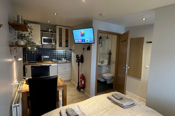 Standard Apartment | Soundproofing, iron/ironing board, free WiFi