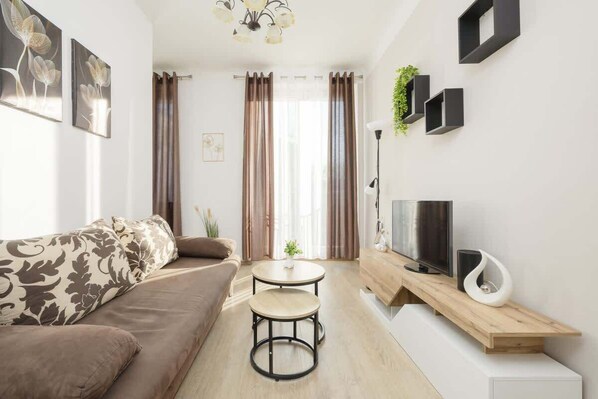 TV - Family Apartment | 1 bedroom | Near Forest (Warszawa)