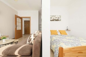 1 bedroom, iron/ironing board, WiFi, bed sheets - Family Apartment | 1 bedroom | Near Forest (Warszawa)