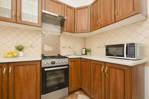 Fridge, microwave, oven, stovetop - Family Apartment | 1 bedroom | Near Forest (Warszawa)