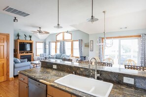 Interior - Steps to Beach, Pool, Game Room, Aug Weeks Open! (Corolla)