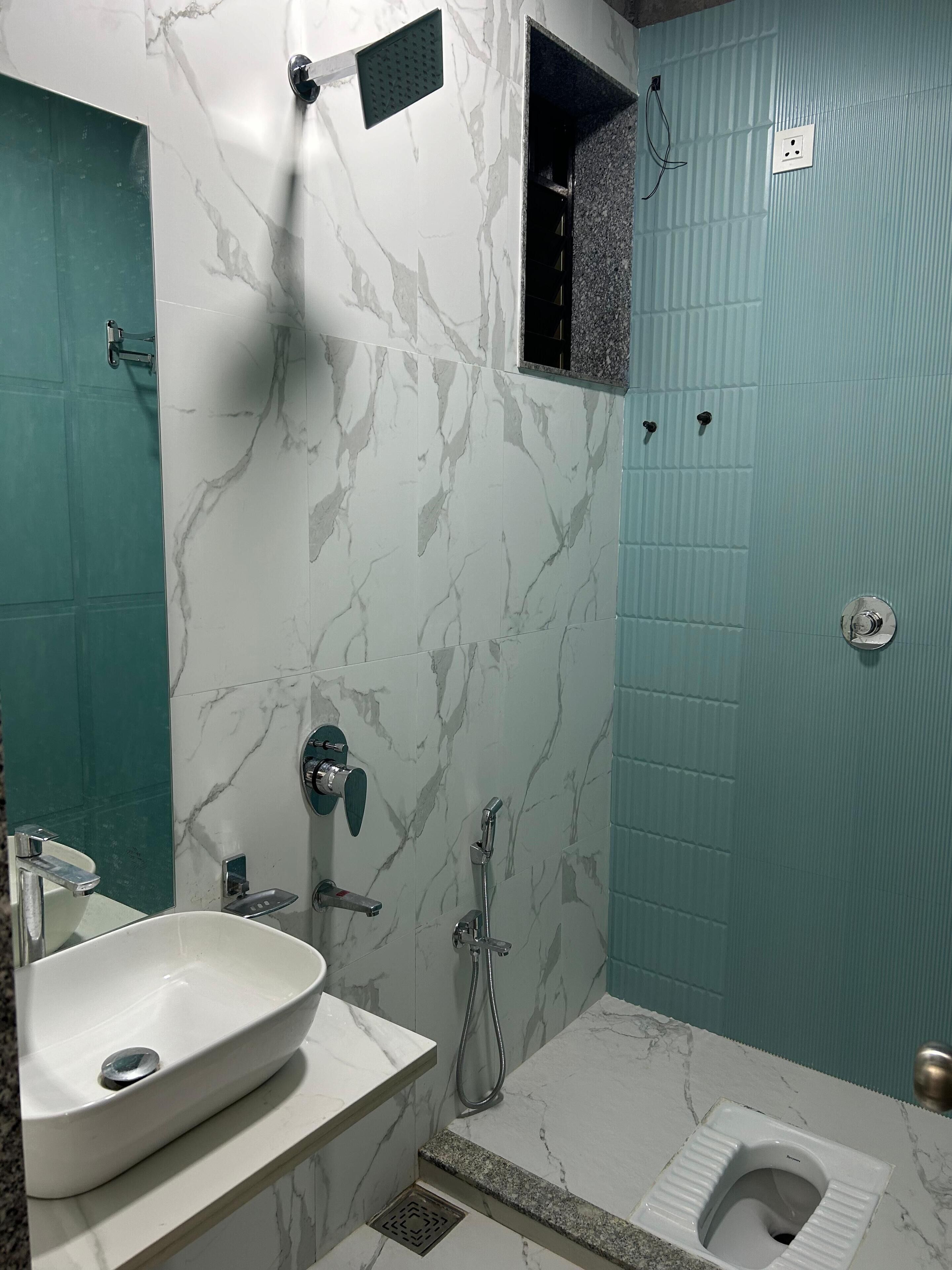 Luxury Room, Garden View | Bathroom