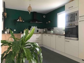 Private kitchen - ''dolmen'' (Plobannalec-Lesconil)