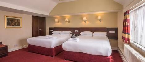 Standard Quadruple Room | Iron/ironing board, free WiFi, bed sheets