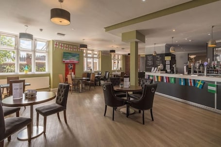 Ristorante. Crewe Arms Hotel