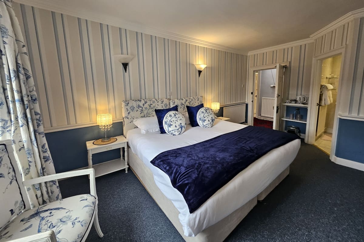 Deluxe Double Room, Ensuite, City View | 1 bedroom
