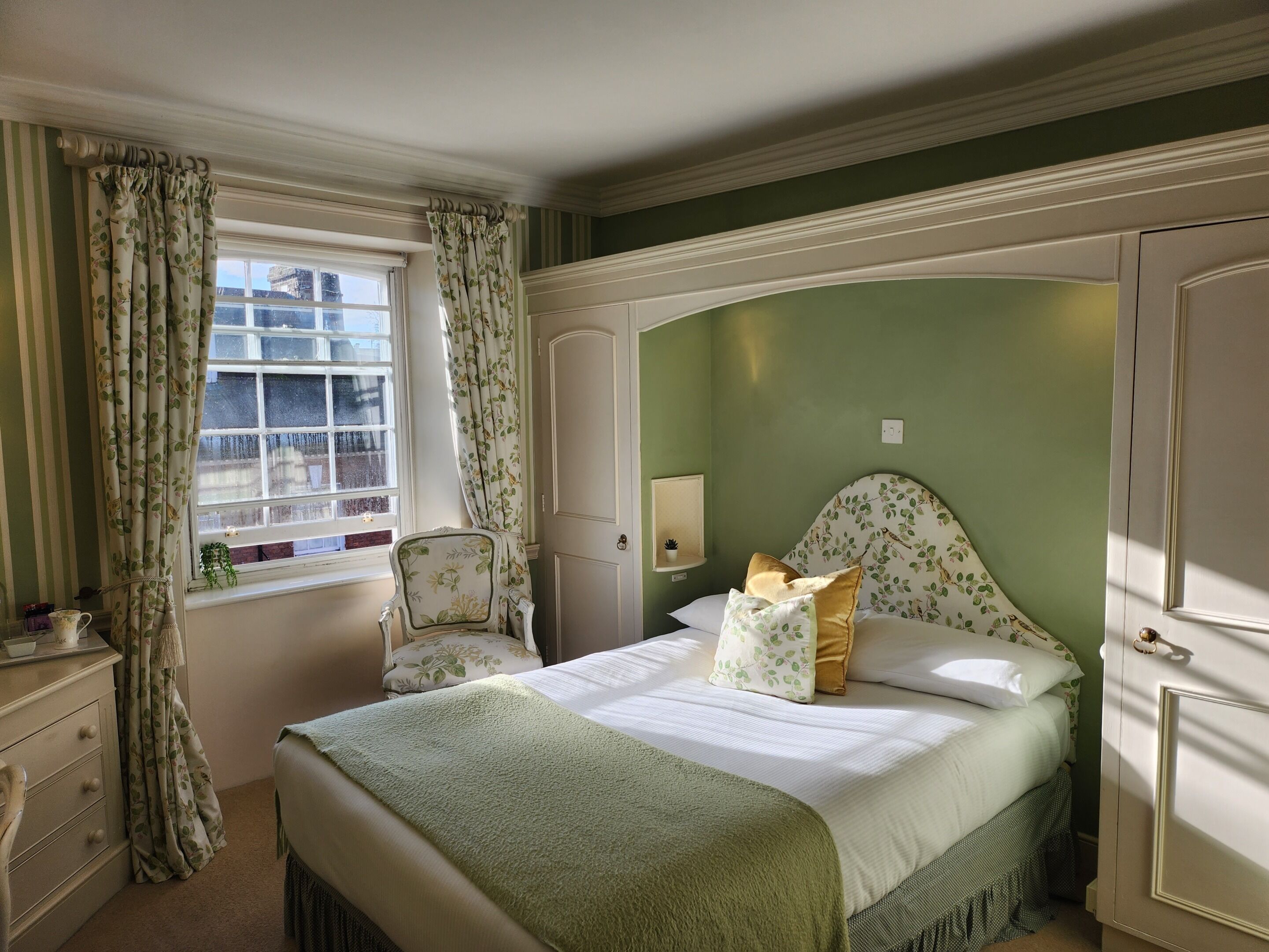 Standard Double Room, Ensuite (Street View) | Bathroom