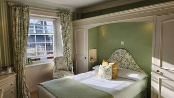 Standard Double Room, Ensuite (Street View) | Bathroom