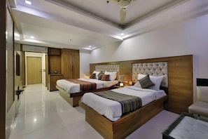 1 bedroom, desk, rollaway beds, free WiFi