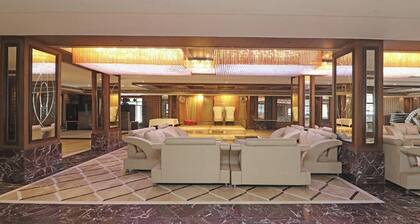 Hotel Lotus Paradise