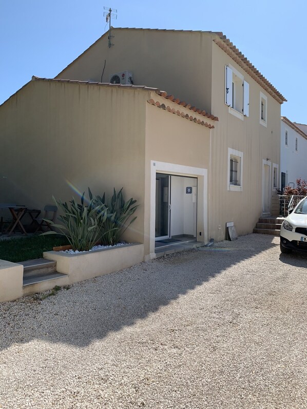 Exterior detail - Demeure de la Cousteline (La Seyne-sur-Mer)