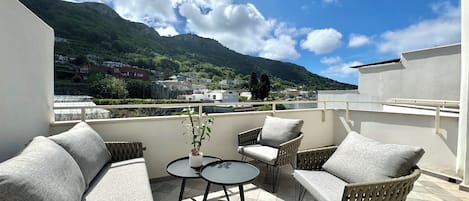 Comfort Room | Terrace/patio