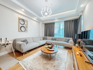 Smart TV - Elegant residence complex in Kundu best of all (Antalya)