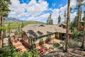 Exterior - Silver Shekel Retreat-Beautiful Views-Private Home-Great Deck-Hot Tub! (Breckenridge)