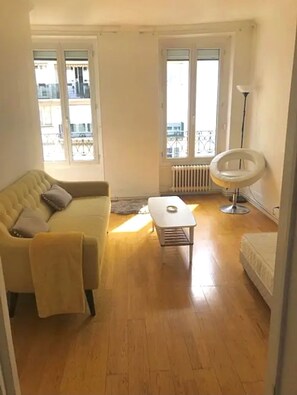 Interior - Cozy flat nested in Vincennes, exceptional location! (Vincennes)