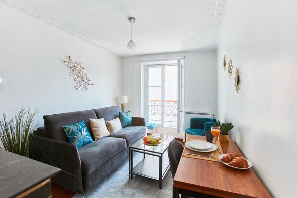 Interior - Lovely 1BR in the Heart of Montmartre (Paris)
