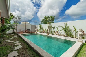 Outdoor pool - Belvilla Hii Inn Garuda Wisnu (Ungasan)