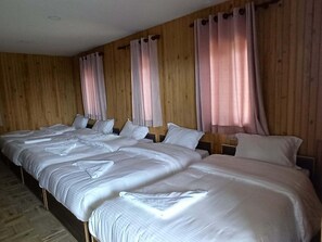 华丽四人房 | 特色装修、特色家居、免费 WiFi