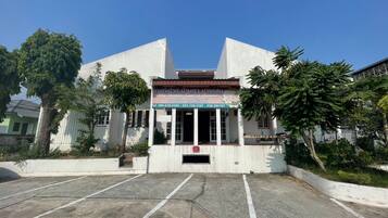 Bagian depan properti