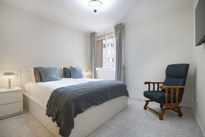 1 habitación, tabla de planchar con plancha, wifi y ropa de cama 