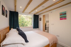 2 dormitorios, tabla de planchar con plancha, wifi y ropa de cama