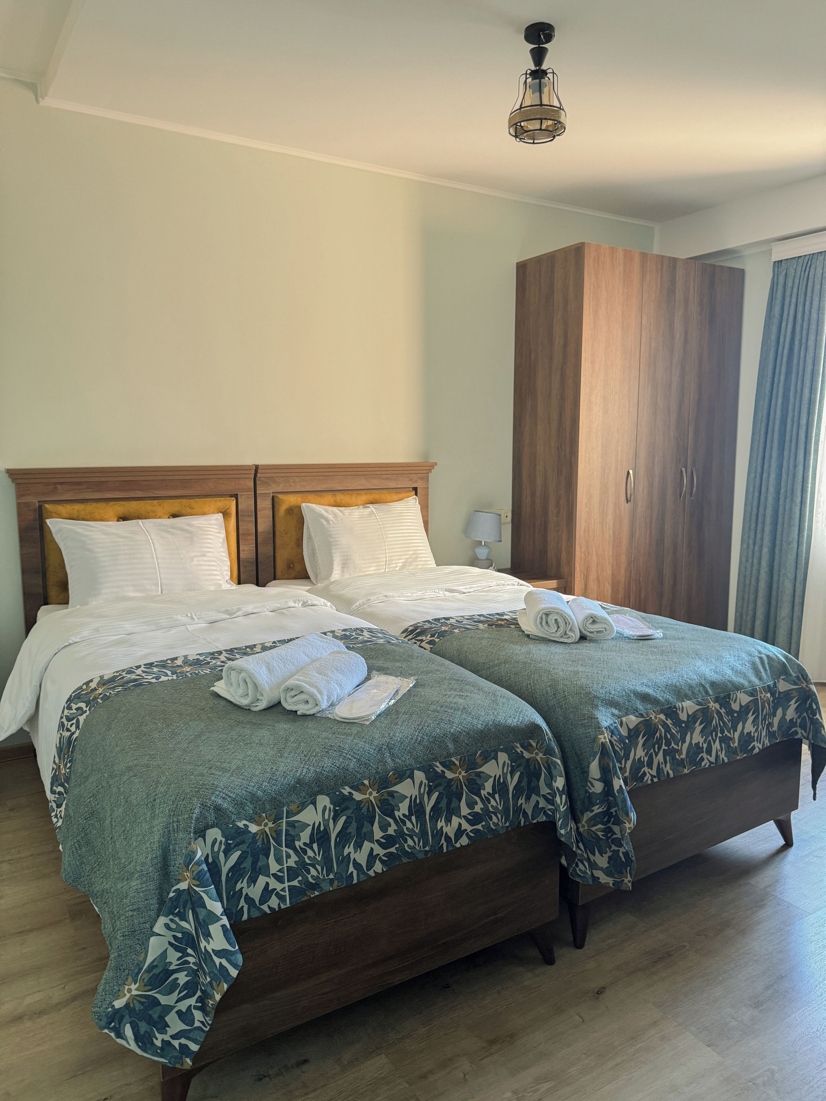 Standard-Doppel- oder -Zweibettzimmer